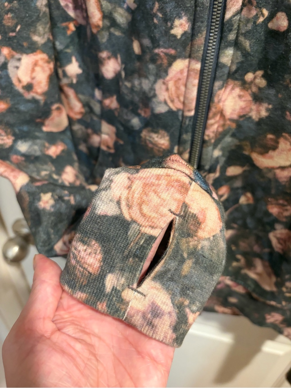 LULULEMON “frosted rose multi” scuba hoodie - Picture 9 of 10